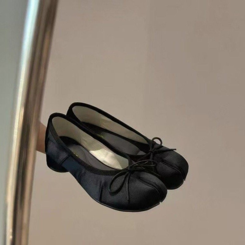 Sepatu Wanita Sweet Bow Musim  - Embroidery Flat Shoes ulasan dan harga