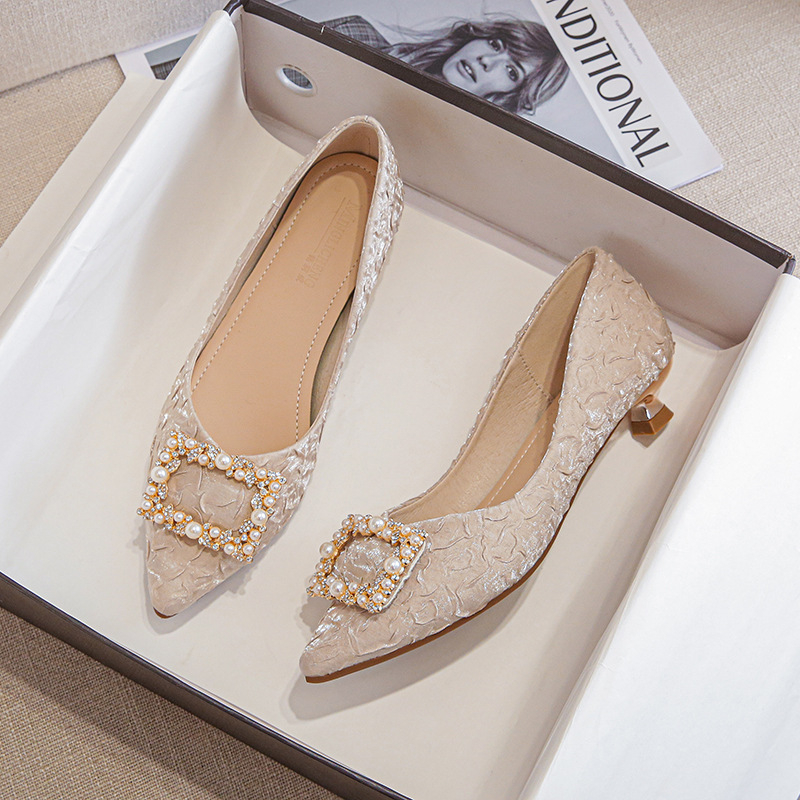 Sepatu hak rendah berujung run - Embroidery Flat Shoes ulasan dan harga